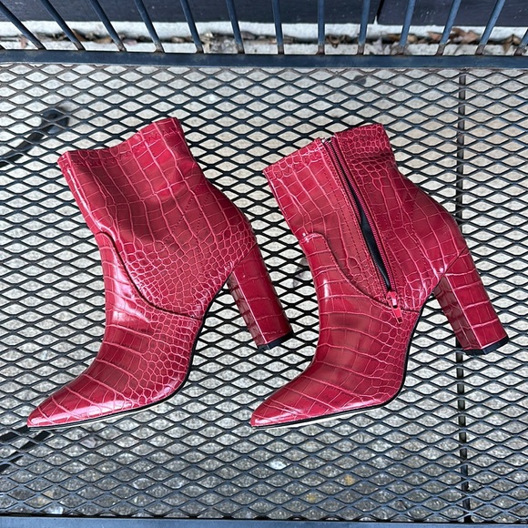 NWT. Catherine Malandrino Ankle Boots - Picture 8 of 17